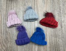 Load image into Gallery viewer, Scroll Beanie
