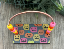 Load image into Gallery viewer, Halloween Pumpkins Bead Counter
