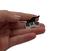Load image into Gallery viewer, Cat on Piano Enamel Pin
