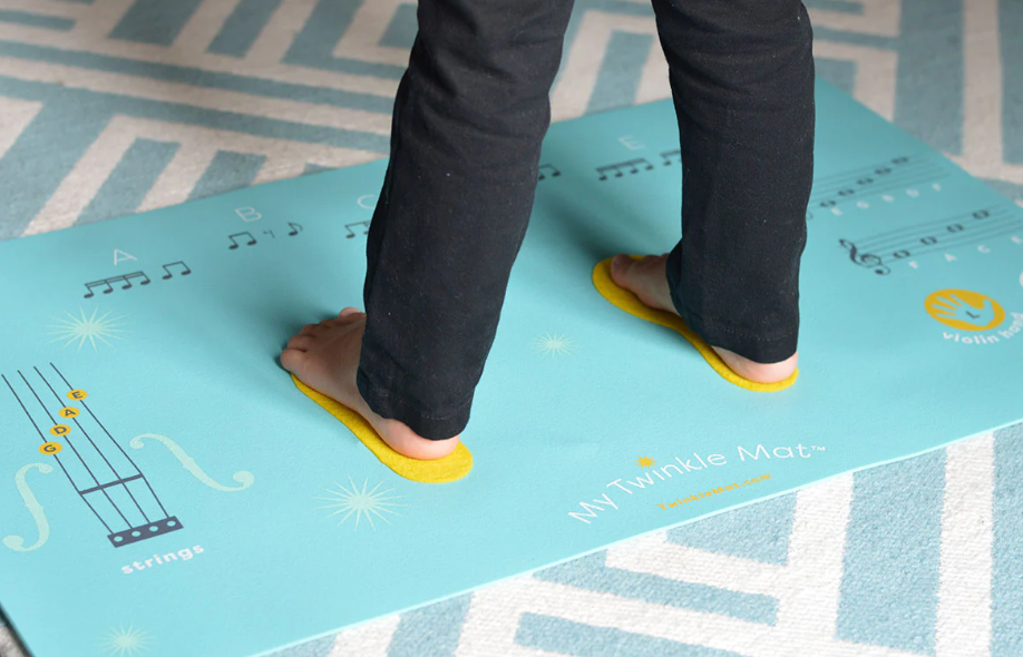 Twinkle Mat With Felt Foot Stickers